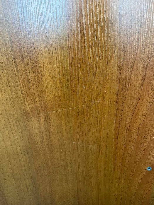 Шкаф для документов со стеклянными дверцами