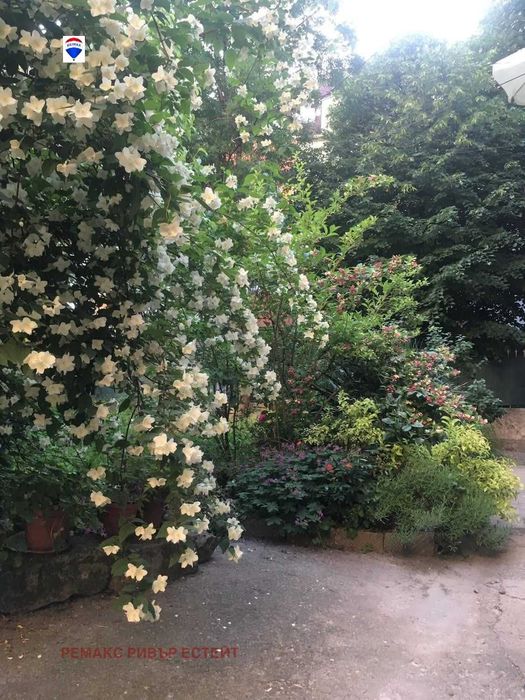 Етаж от къща в центъра на гр. Русе