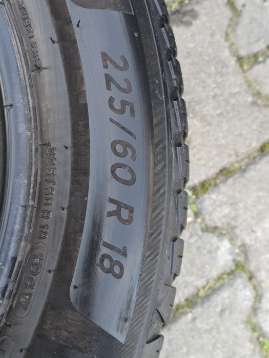 225 60 18 Michelin