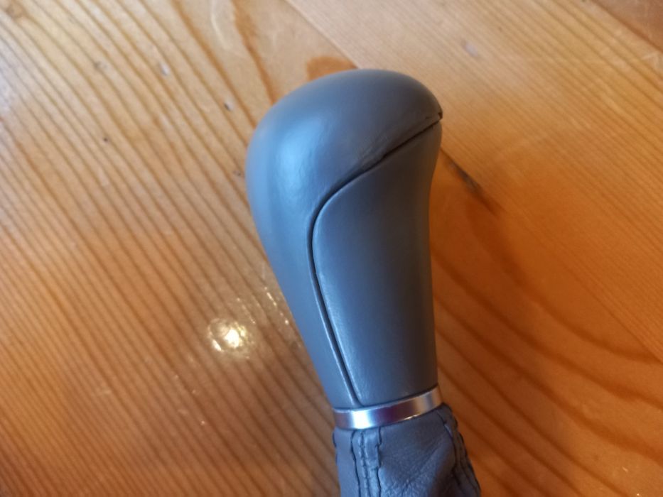 Волан за АУДИ А6 C6 4F в перфектно състояние!!!