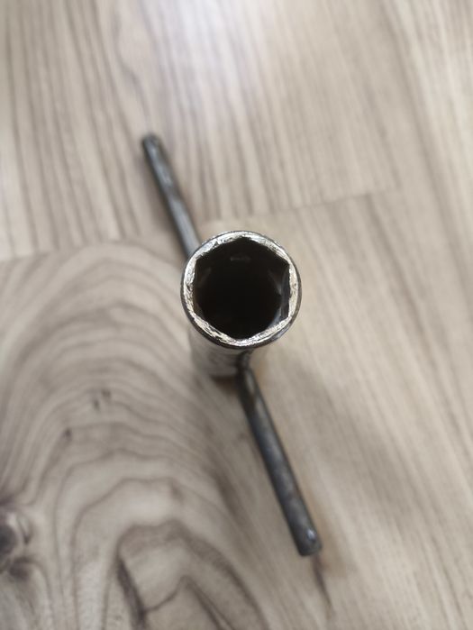 Инструменти Facom