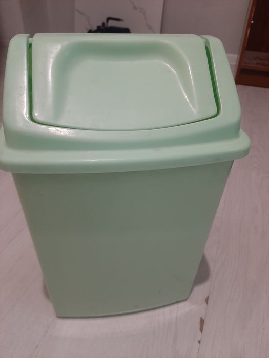 Продам новое ведро для мусора