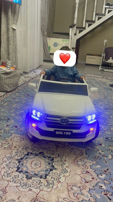 игрушечная машина продаётся 20мын