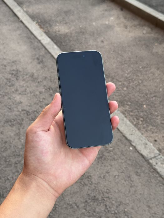 Продам iPhone 16 256гб 90%