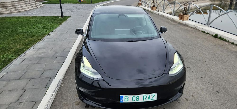 Tesla Model 3 Tesla Model 3 Standard Range Plus 2019 | Autopilot | 350 km Autonomie