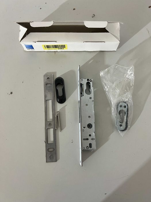 Broască încastrată TESA ASSA ABLOY 4241203AI 2241, pentru profile metalice, inox, intrare 20 mm