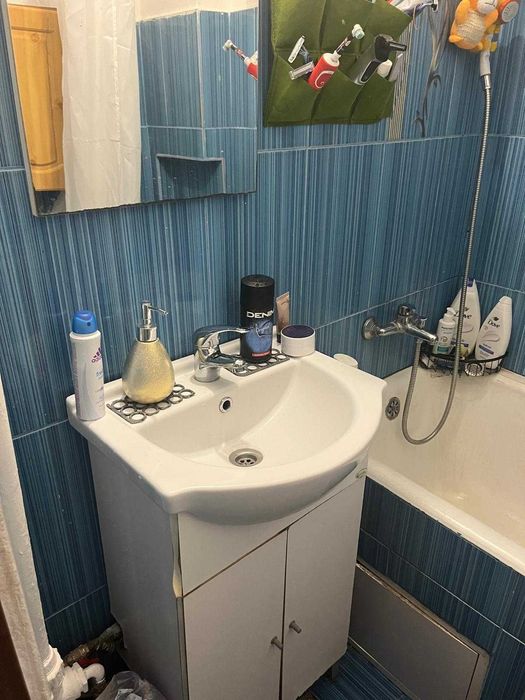 Vind apartament strada borsecului nr x12