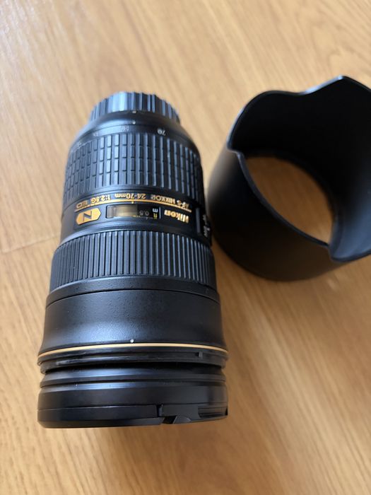 Nikon AF-S NIKKOR 24-70mm f/2.8G ED — отлично състояние