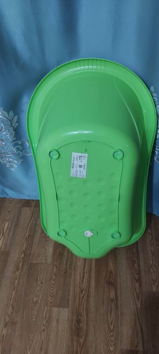 Продается детская ванночка для купания из прочного пластика