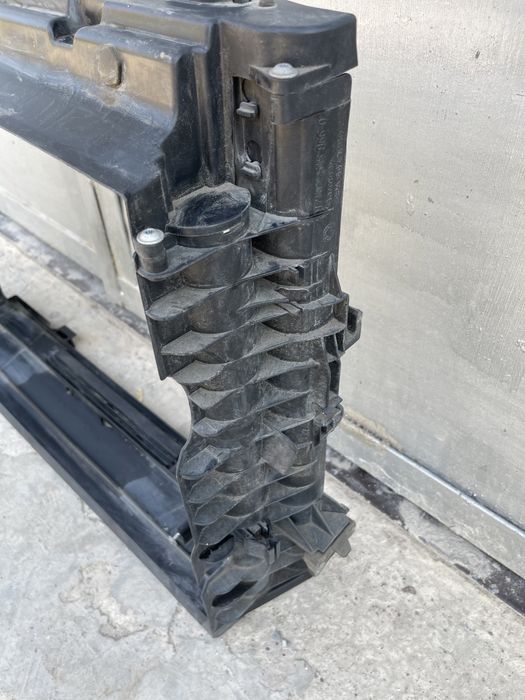 Корпус радиаторов на BMW E60 БМВ Е60