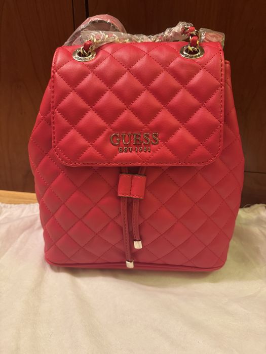 Чисто нова Guess раница