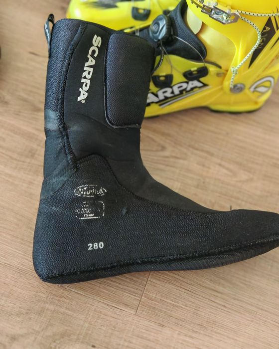 Clăpari schi de tura scarpa alien