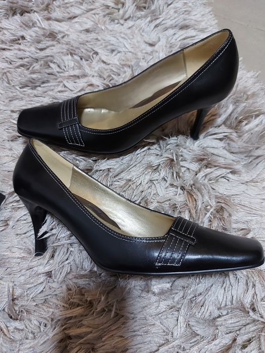 Pantofi piele eleganti de dama, masura 38.