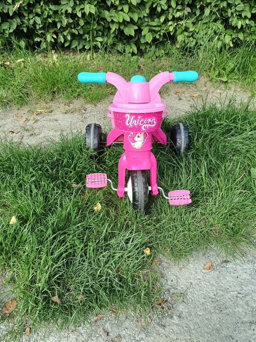 Tricicleta fetiță