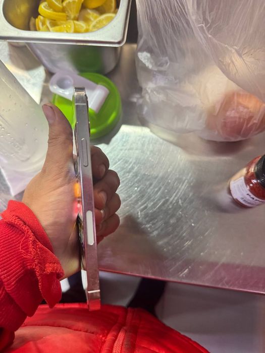 Ayfon 12 pro oq rang