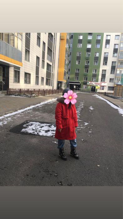 Продам парку для девочки в хорошем состоянии