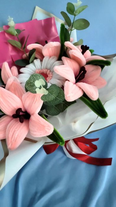 Buchet handmade din sârmă plușată