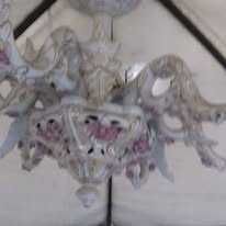 Candelabru cu opt brare din portelan