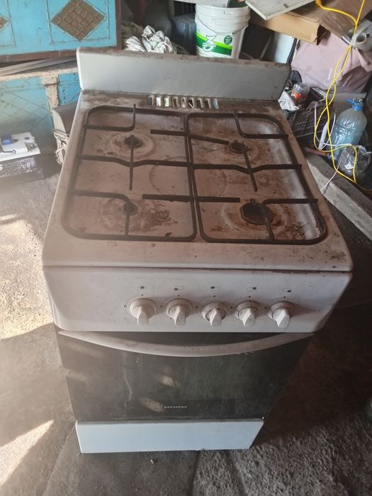 Продам газовую плиту