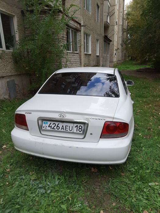 Hyundai sonata EF