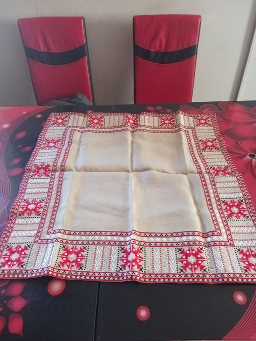 Ръчно изработени карета и възглавници за колекционери