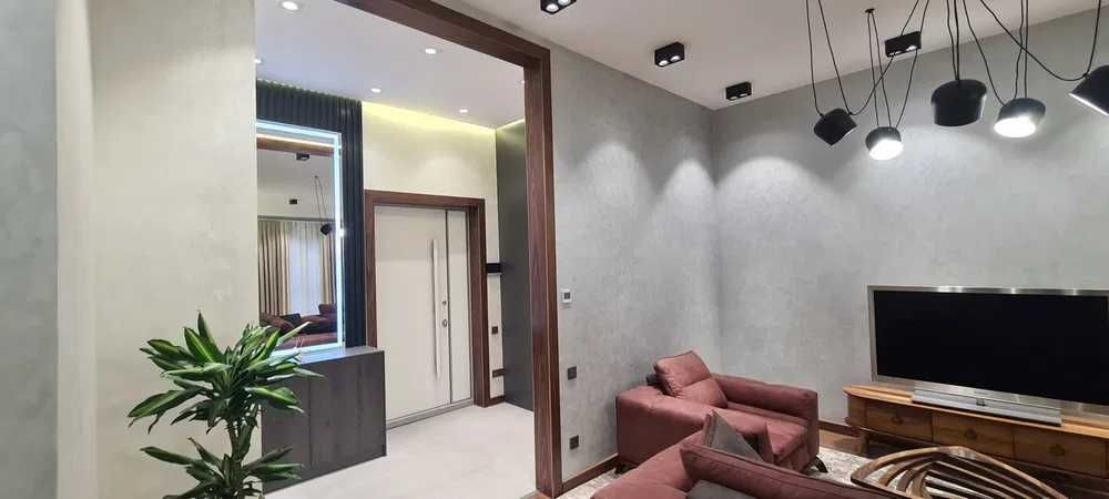 СДАМ В АРЕНДУ  2/4/9 Мирабад: Метро Ойбек  036*