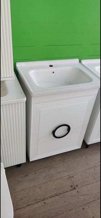 Раковина с тумбой