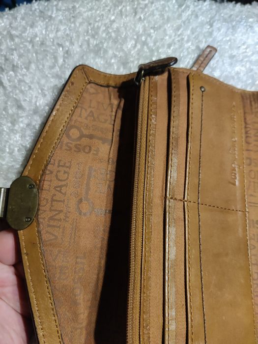 Дамски кожени портмонета