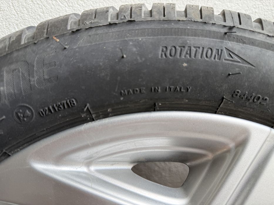 Set 4 anvelope  Bridgestone Blizzak  185/55/R 15 cu jante Hyundai