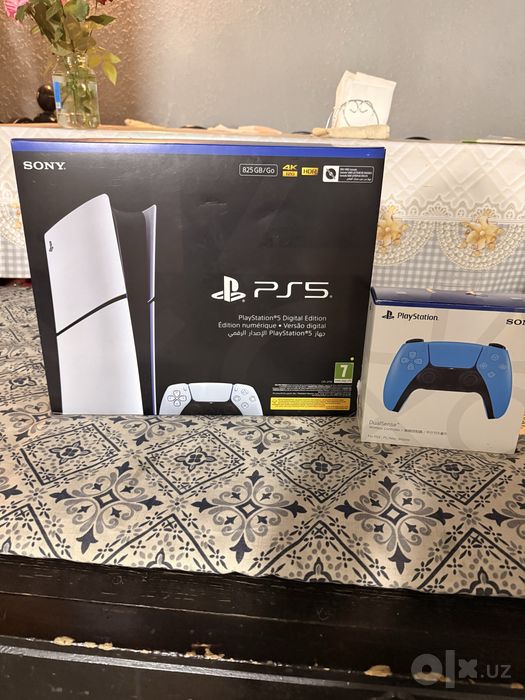 Playstation 5 slim , 825gb, 2dualsense original