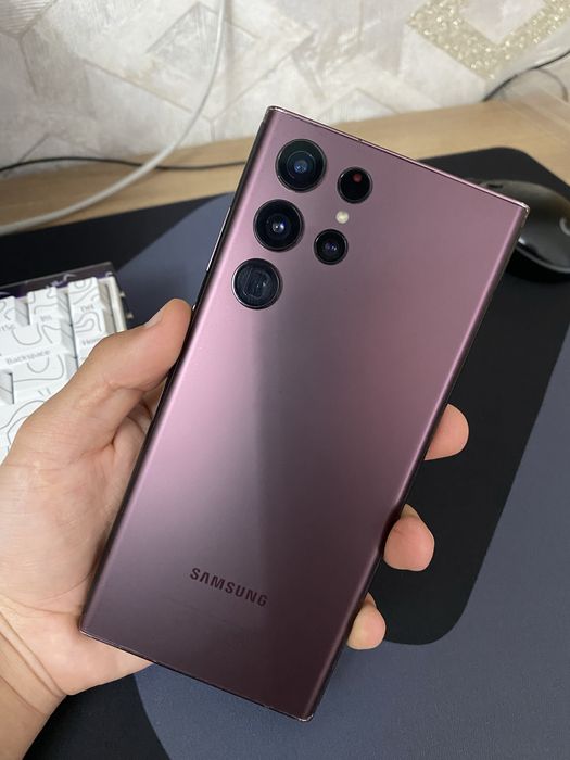 Samsung S22 Ultra Burgundy
