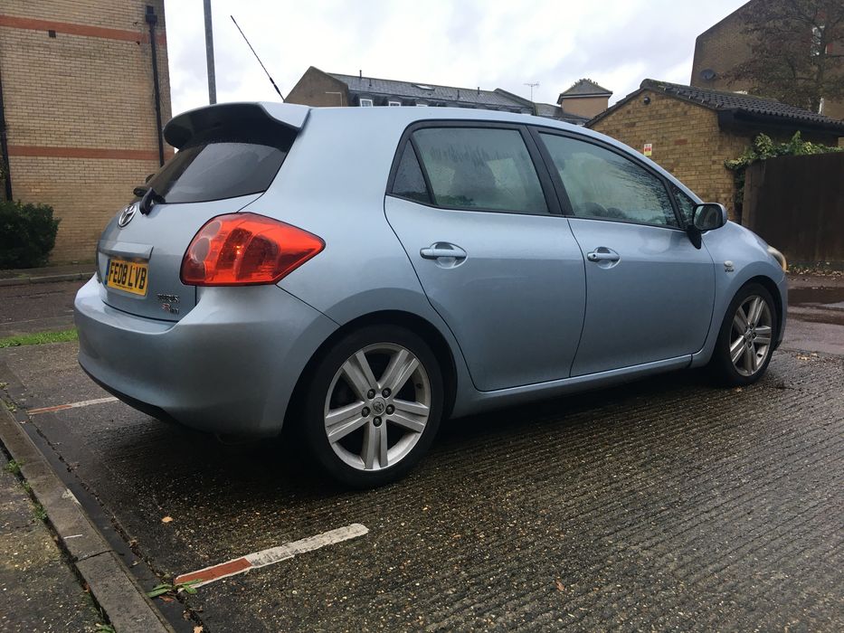 Тойота Аурис На части