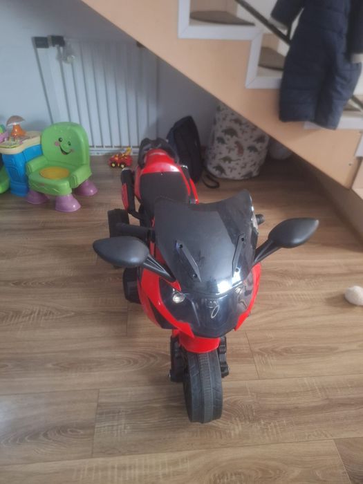 Vând motocicletă electrică