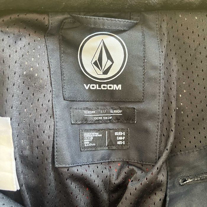 Volcom сноуборд ски екип яке и панталон размер S/M