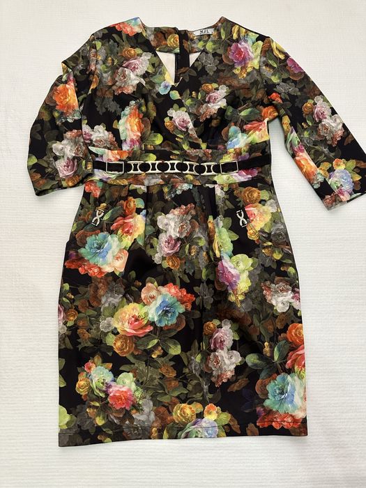 Платье с ярким цветочным принтом, размер L