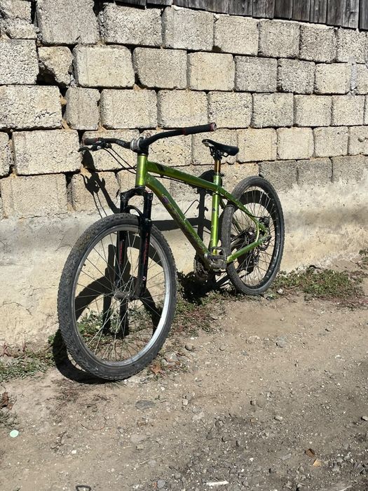 Vând bicicletâ Specialized în stare de functionalâ