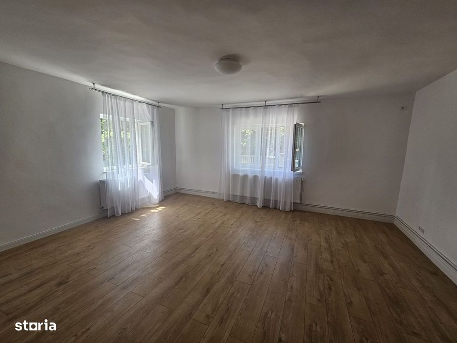 Super oferta! Casa cu 5 camere in Andrei Muresanu, ultrafinisata!