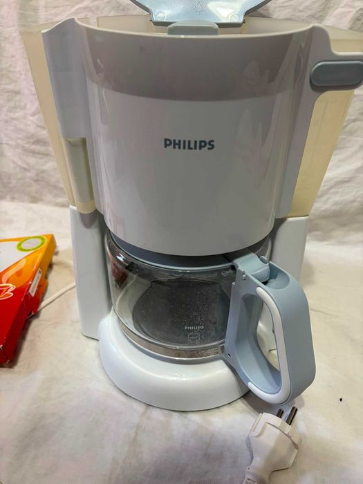 Cafetiera Philips HD7448, 15 cesti, anti-picurare, made in Poland