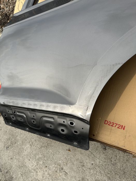 VW Touareg 2019 - задна лява врата