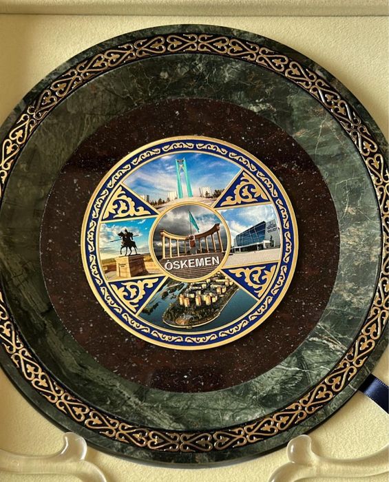Продам сувенирную тарелку