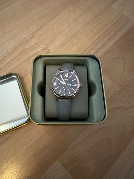 Дамски часовник Fossil / Намаление -20%