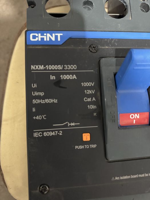 Автомат 1000Ампер CHNT новый