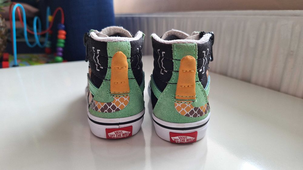 Бебешки кецове Vans 21.5 номер