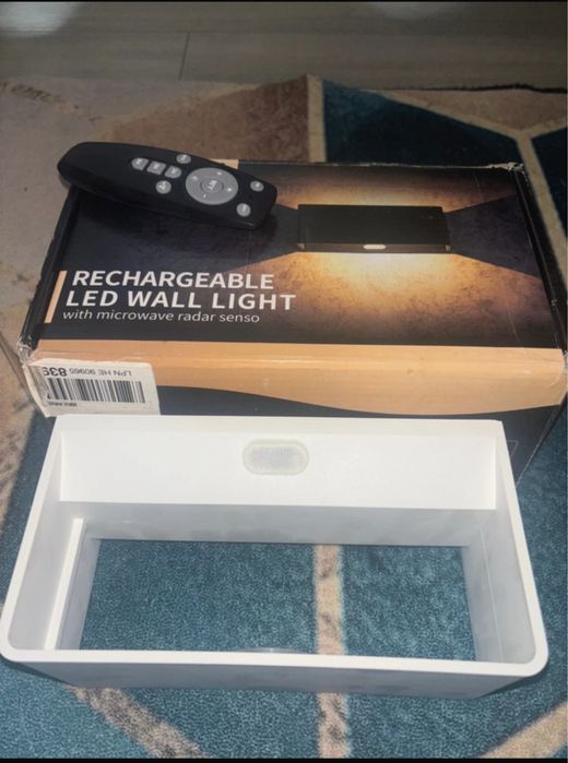 Aplica pentru perete