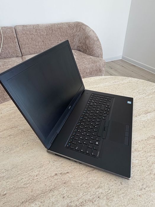 Dell Precision 7730 17,3″ i7-8850H, Quadro P3200, 16GB, SSD 512GB