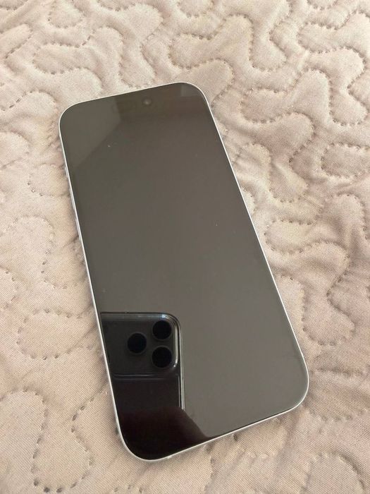 iPhone 15 Blue