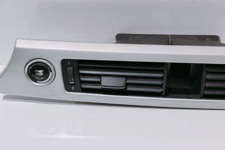 Grila ventilatie bord 920102302 BMW Seria 3 E90/E91/E92/E93