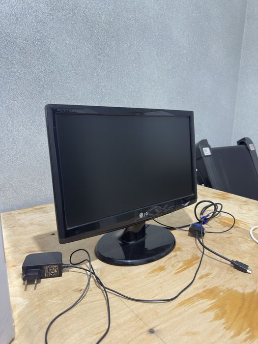 Монитор LG в отличном состояний