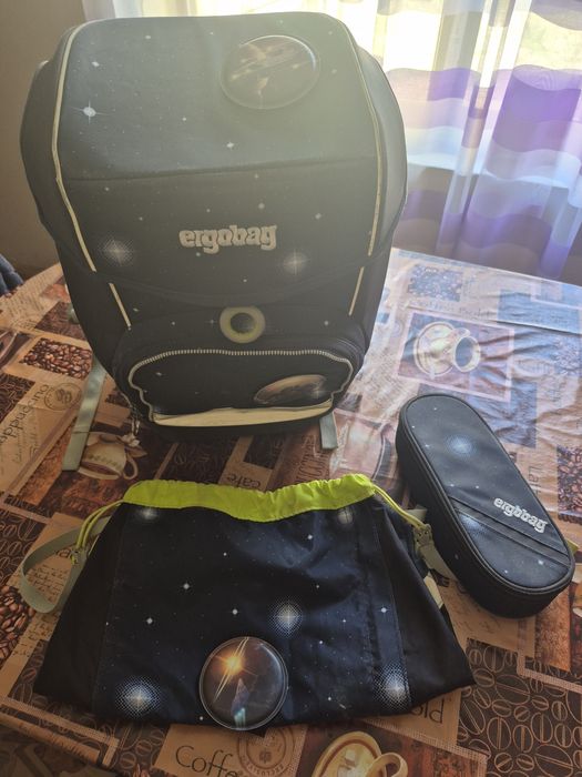 Ергономичната раница за първи клас