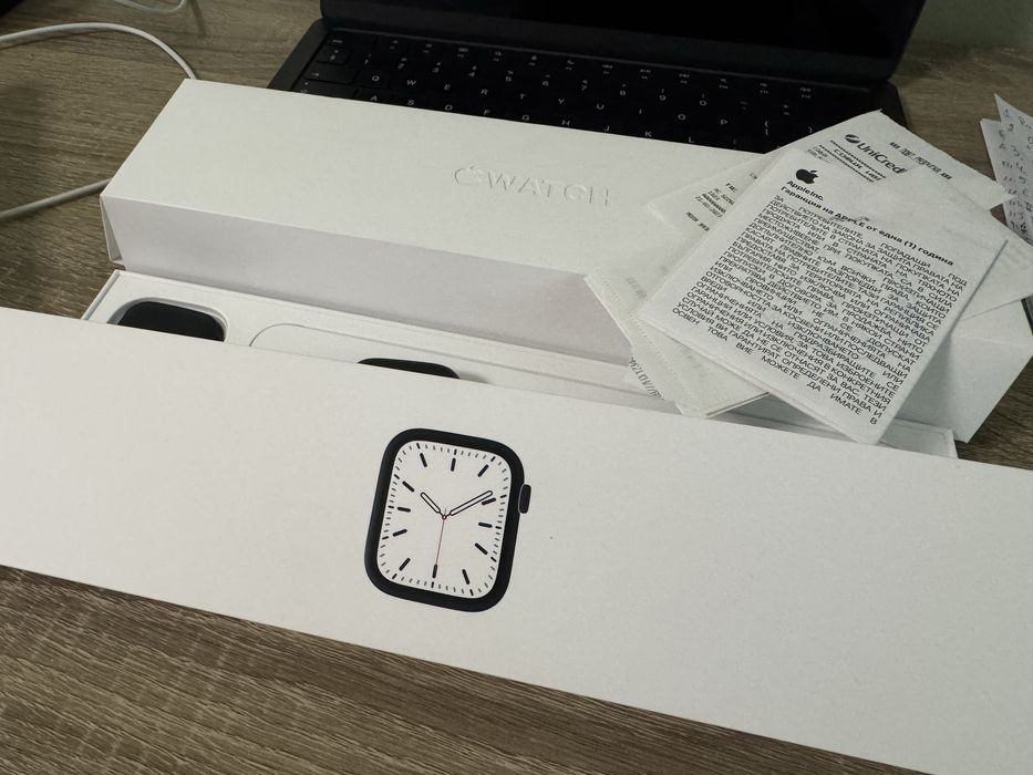 Apple Watch 7 45mm Midnight Sport band GPS